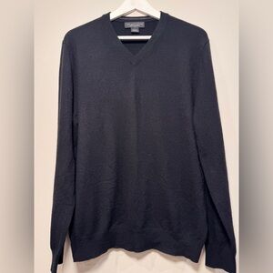 Bloomingdale’s Men’s Cashmere sweater Size Large